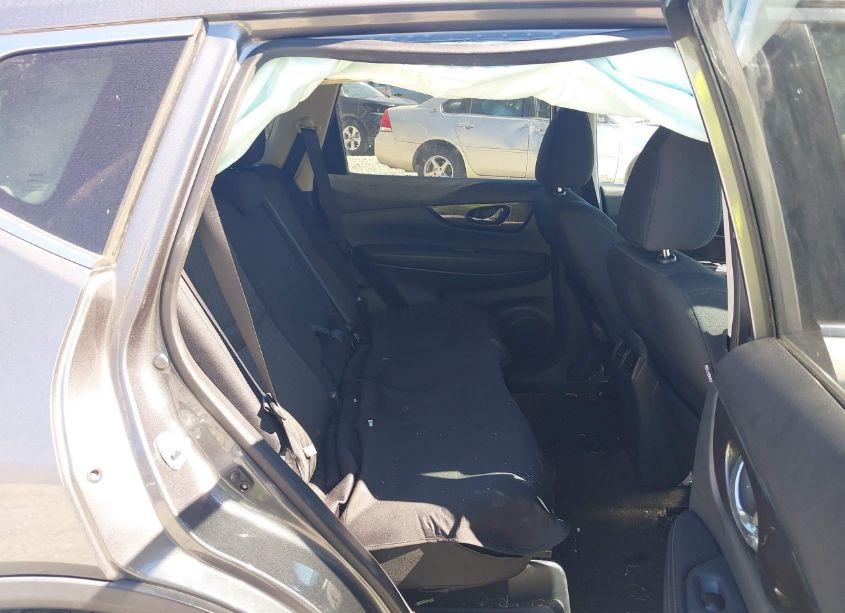 Photo 8 of 2018 Nissan Rogue SV (VIN 5N1AT2MT6JC783204)