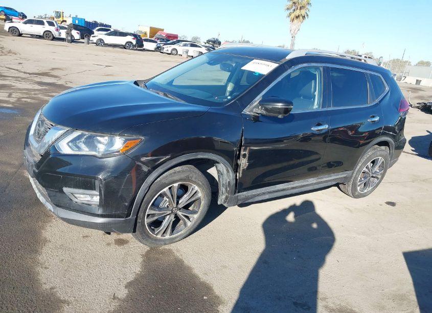 Photo 2 of 2018 Nissan Rogue SL (VIN 5N1AT2MT6JC796342)