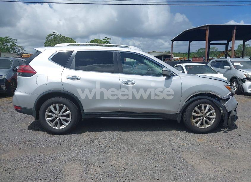 Photo 13 of 2018 Nissan Rogue SV (VIN 5N1AT2MT6JC803483)