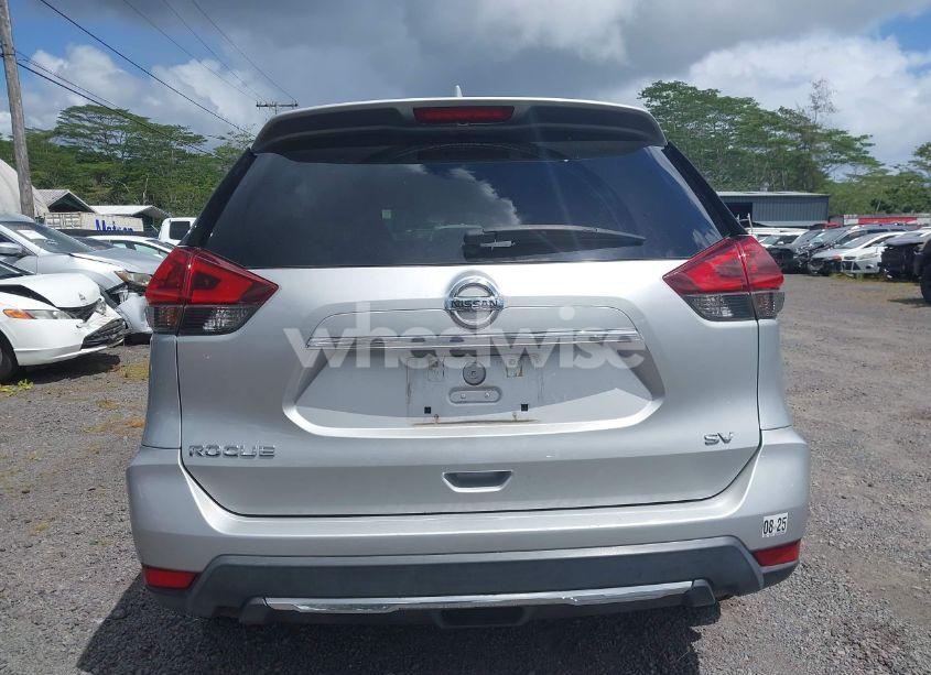 Photo 16 of 2018 Nissan Rogue SV (VIN 5N1AT2MT6JC803483)