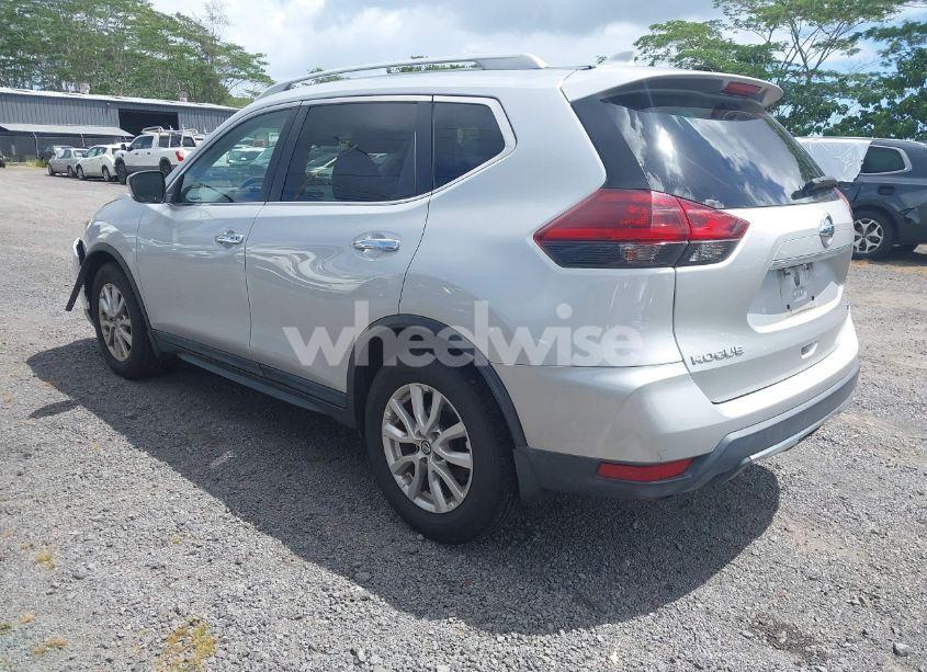 Photo 3 of 2018 Nissan Rogue SV (VIN 5N1AT2MT6JC803483)