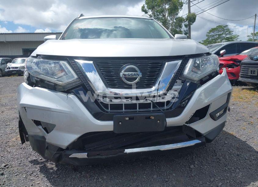 Photo 6 of 2018 Nissan Rogue SV (VIN 5N1AT2MT6JC803483)