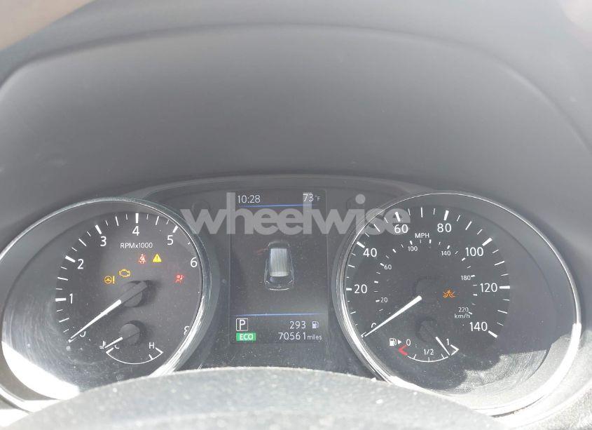 Photo 7 of 2018 Nissan Rogue SV (VIN 5N1AT2MT6JC803483)