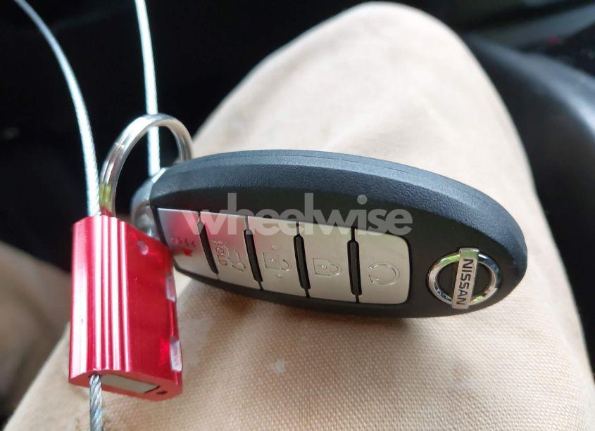 Photo 11 of 2018 Nissan Rogue SV (VIN 5N1AT2MT6JC837813)