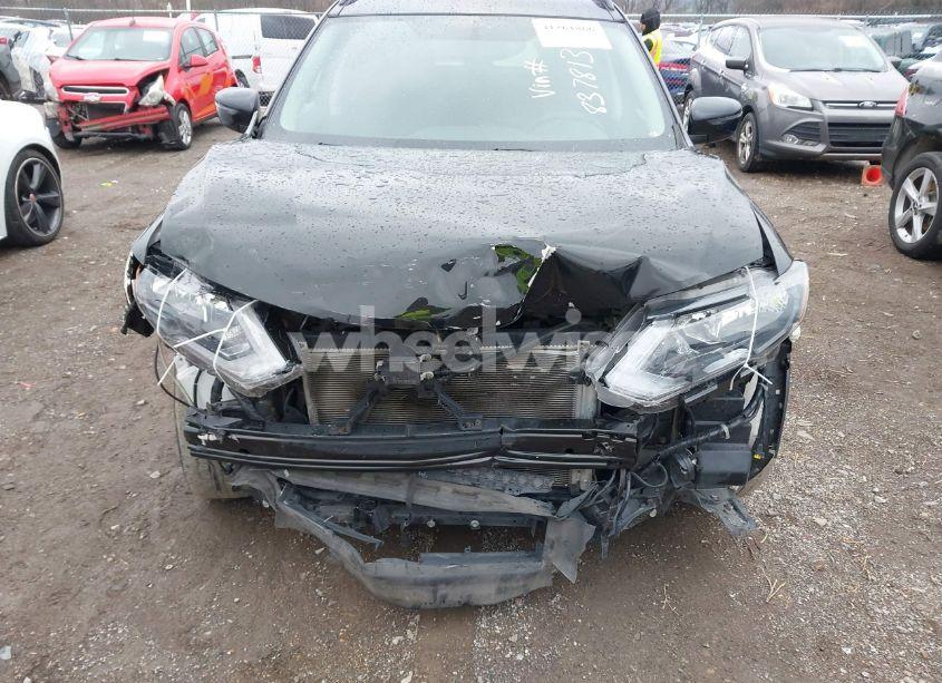 Photo 12 of 2018 Nissan Rogue SV (VIN 5N1AT2MT6JC837813)