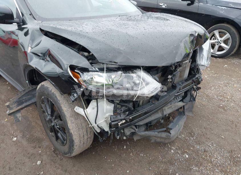 Photo 17 of 2018 Nissan Rogue SV (VIN 5N1AT2MT6JC837813)