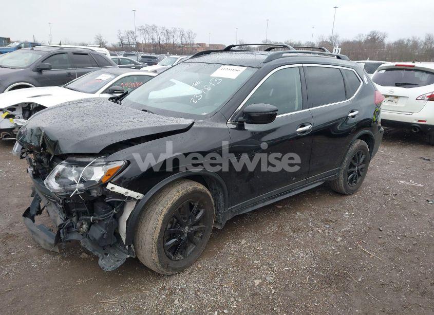 Photo 2 of 2018 Nissan Rogue SV (VIN 5N1AT2MT6JC837813)