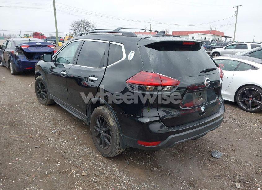 Photo 3 of 2018 Nissan Rogue SV (VIN 5N1AT2MT6JC837813)