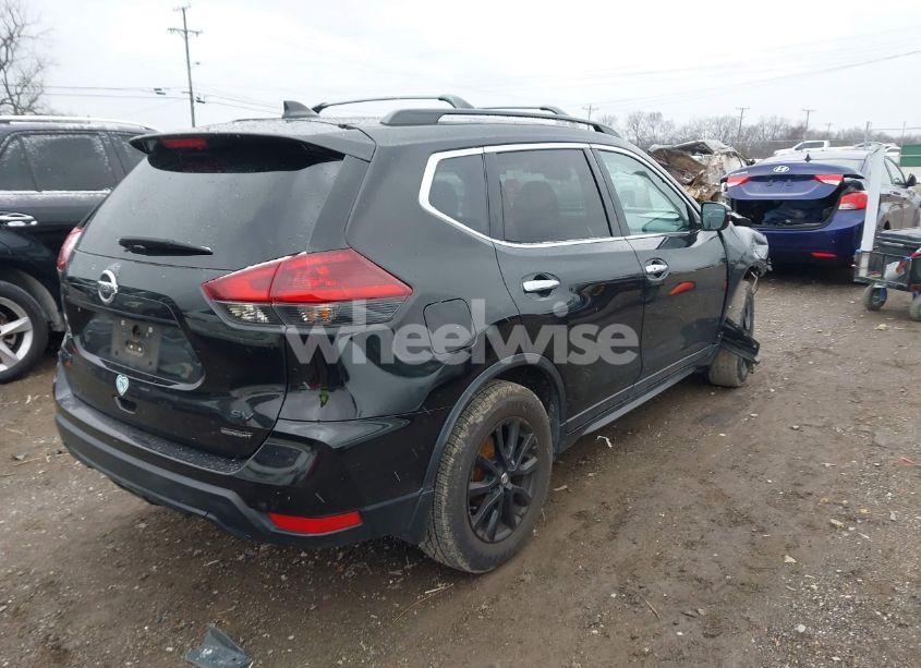 Photo 4 of 2018 Nissan Rogue SV (VIN 5N1AT2MT6JC837813)