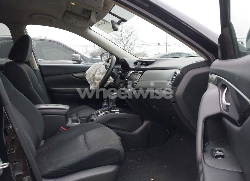 Photo 5 of 2018 Nissan Rogue SV (VIN 5N1AT2MT6JC837813)