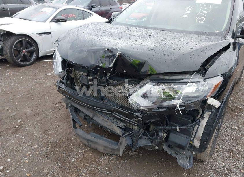 Photo 6 of 2018 Nissan Rogue SV (VIN 5N1AT2MT6JC837813)