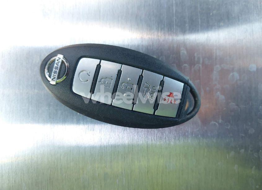 Photo 11 of 2018 Nissan Rogue SV (VIN 5N1AT2MT6JC852165)