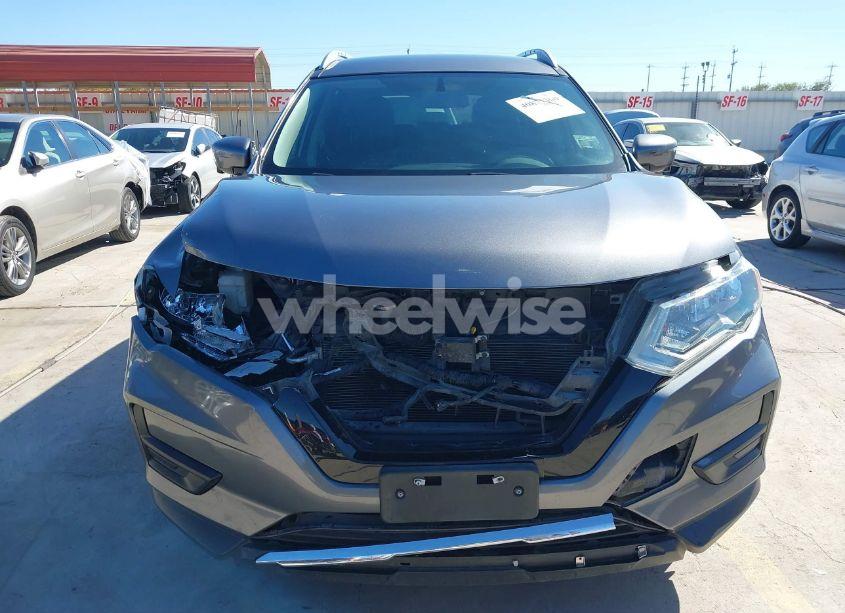 Photo 13 of 2018 Nissan Rogue SV (VIN 5N1AT2MT6JC852165)
