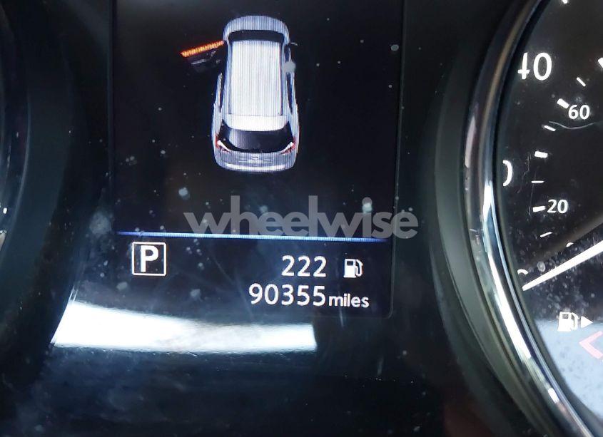 Photo 16 of 2018 Nissan Rogue SV (VIN 5N1AT2MT6JC852165)