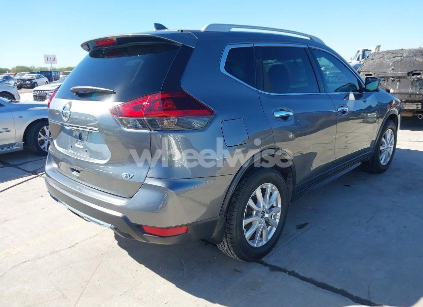 Photo 4 of 2018 Nissan Rogue SV (VIN 5N1AT2MT6JC852165)