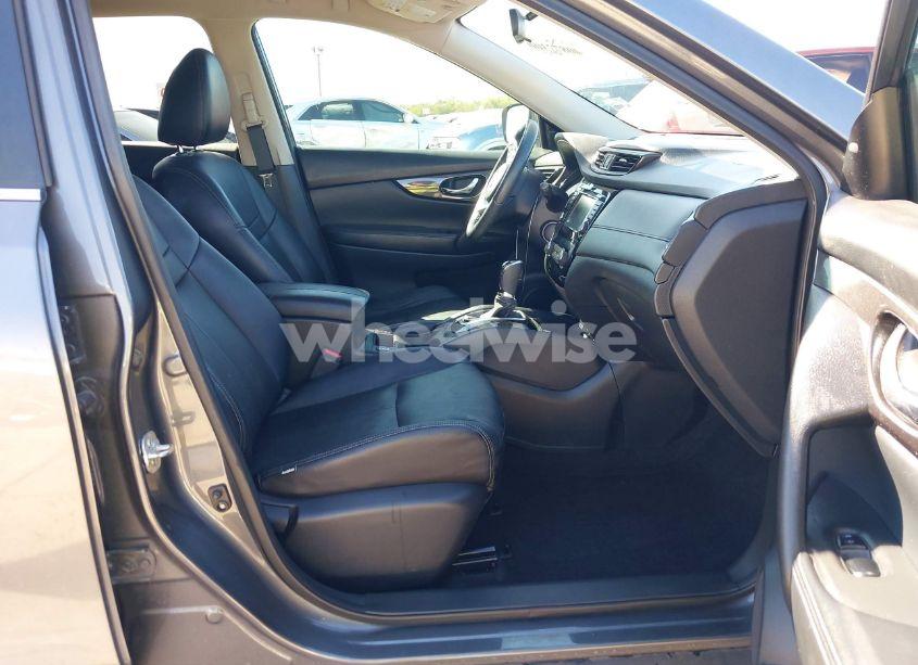 Photo 5 of 2018 Nissan Rogue SV (VIN 5N1AT2MT6JC852165)