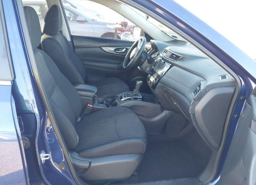 Photo 5 of 2019 Nissan Rogue SV (VIN 5N1AT2MT6KC712019)