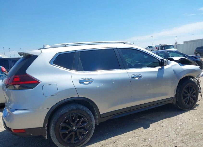 Photo 13 of 2019 Nissan Rogue S (VIN 5N1AT2MT6KC713753)