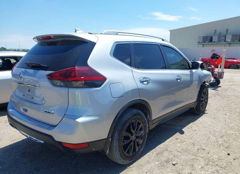 Photo 4 of 2019 Nissan Rogue S (VIN 5N1AT2MT6KC713753)