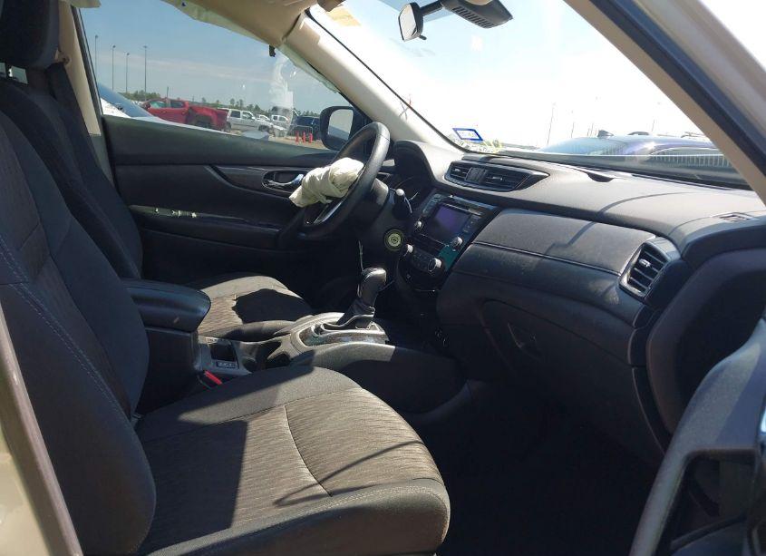 Photo 5 of 2019 Nissan Rogue S (VIN 5N1AT2MT6KC713753)