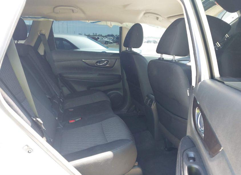 Photo 8 of 2019 Nissan Rogue S (VIN 5N1AT2MT6KC713753)