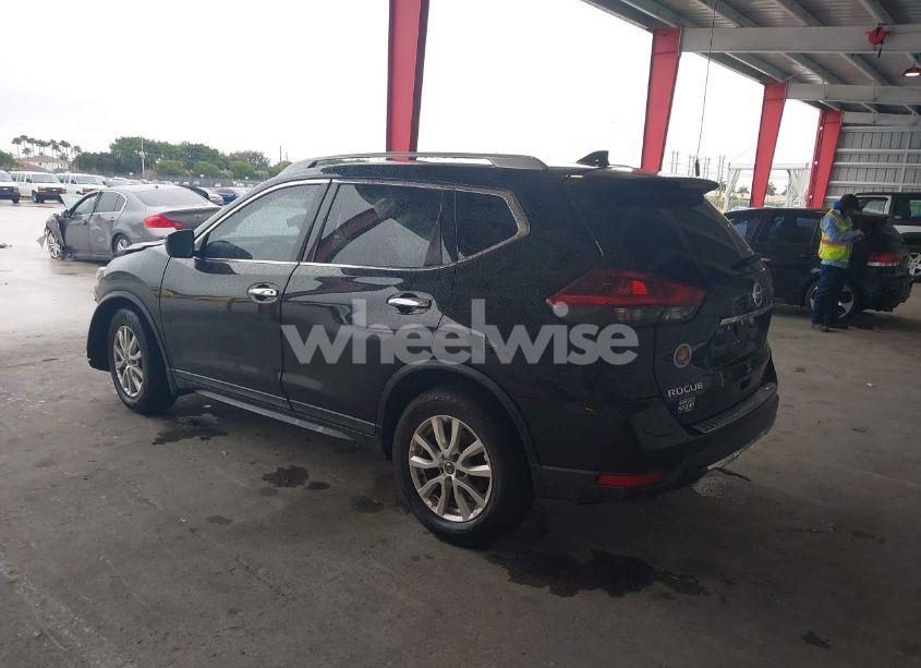 Photo 3 of 2019 Nissan Rogue S (VIN 5N1AT2MT6KC725188)
