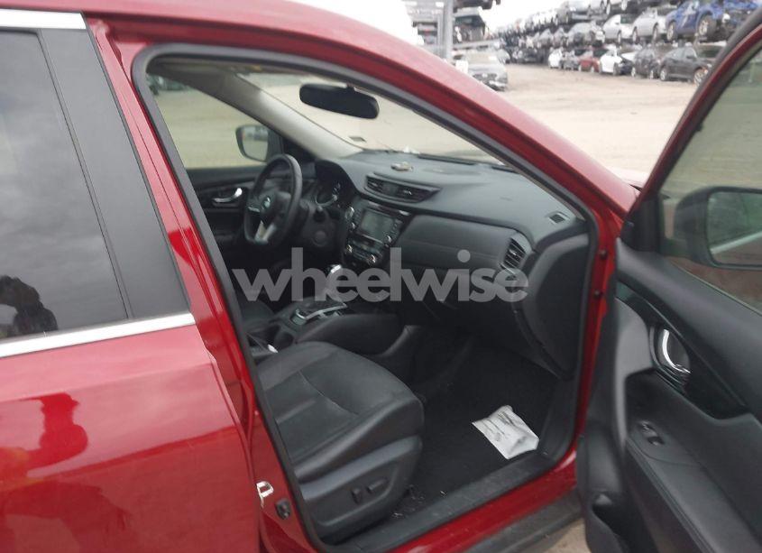 Photo 5 of 2019 Nissan Rogue SL (VIN 5N1AT2MT6KC735574)