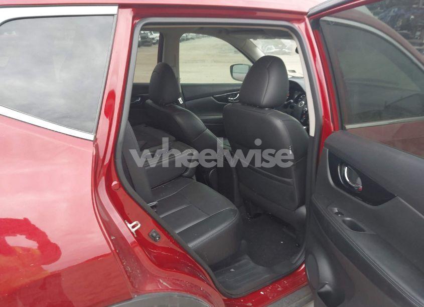 Photo 8 of 2019 Nissan Rogue SL (VIN 5N1AT2MT6KC735574)