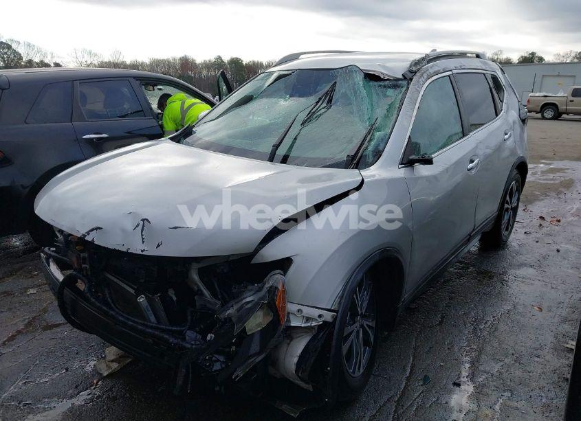 Photo 2 of 2019 Nissan Rogue SV (VIN 5N1AT2MT6KC737955)