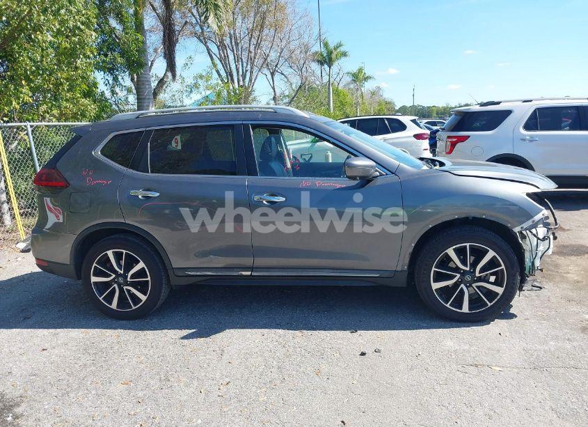Photo 13 of 2019 Nissan Rogue SL (VIN 5N1AT2MT6KC739687)