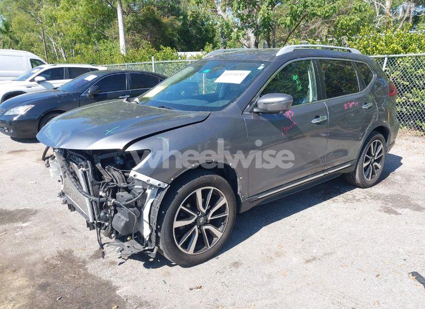Photo 2 of 2019 Nissan Rogue SL (VIN 5N1AT2MT6KC739687)