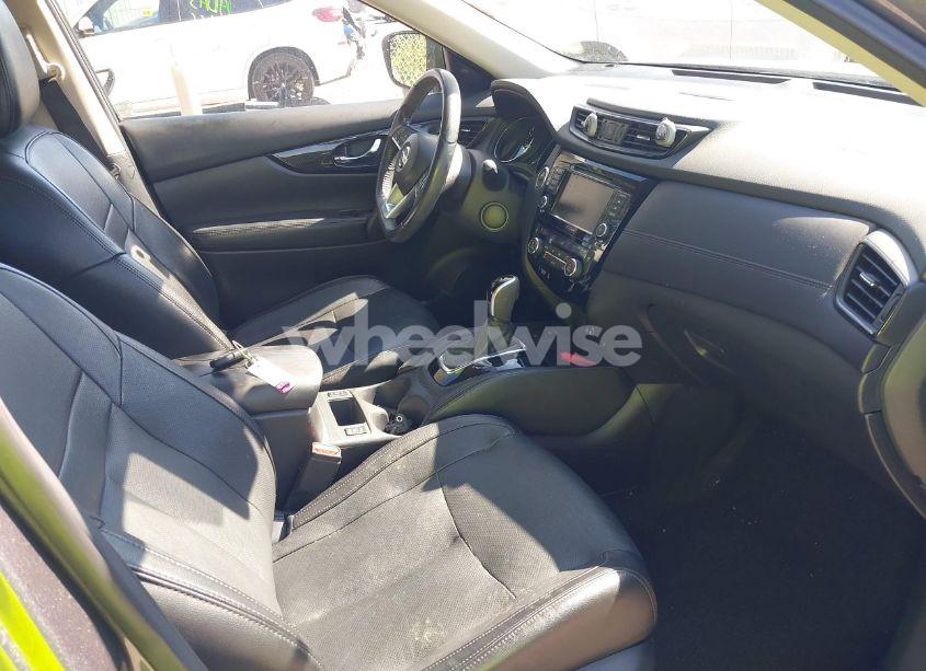 Photo 5 of 2019 Nissan Rogue SL (VIN 5N1AT2MT6KC739687)