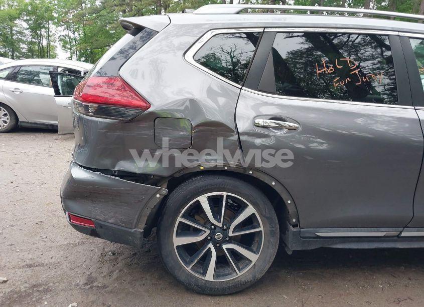 Photo 6 of 2019 Nissan Rogue SL (VIN 5N1AT2MT6KC759034)