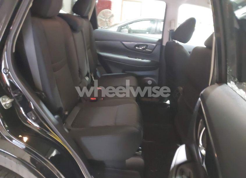 Photo 8 of 2019 Nissan Rogue S/SL/SV (VIN 5N1AT2MT6KC763861)