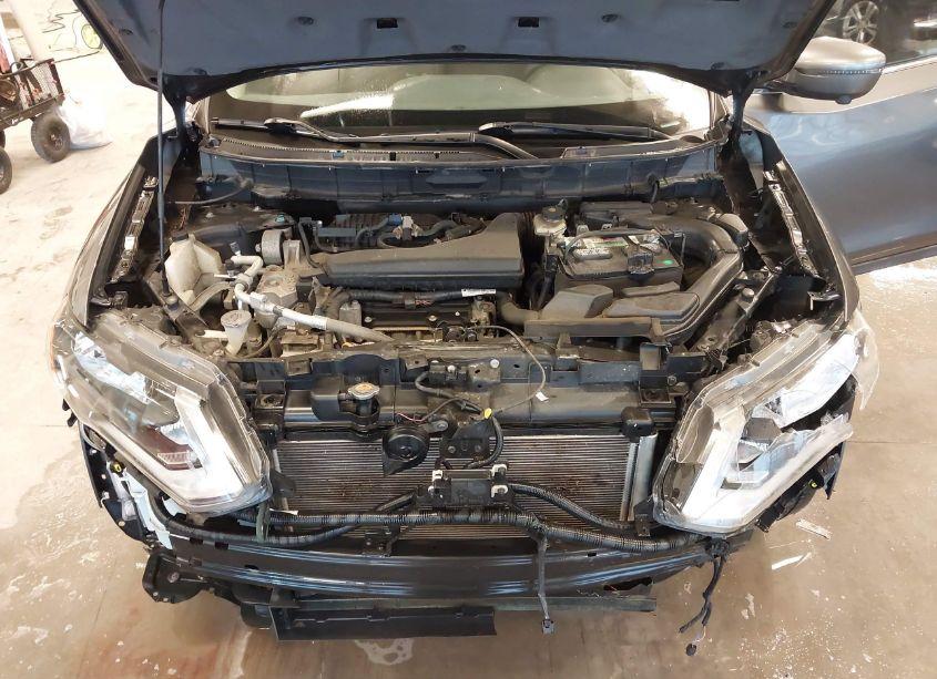 Photo 10 of 2019 Nissan Rogue SV (VIN 5N1AT2MT6KC788632)