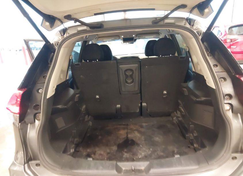 Photo 18 of 2019 Nissan Rogue SV (VIN 5N1AT2MT6KC788632)