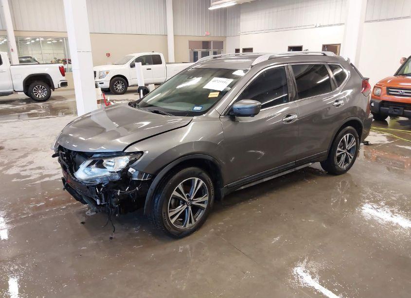 Photo 2 of 2019 Nissan Rogue SV (VIN 5N1AT2MT6KC788632)