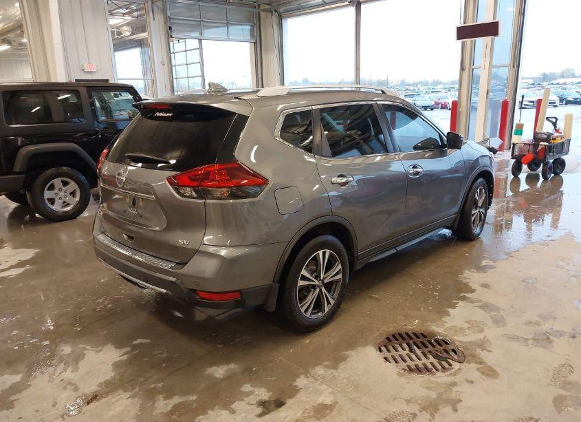 Photo 4 of 2019 Nissan Rogue SV (VIN 5N1AT2MT6KC788632)