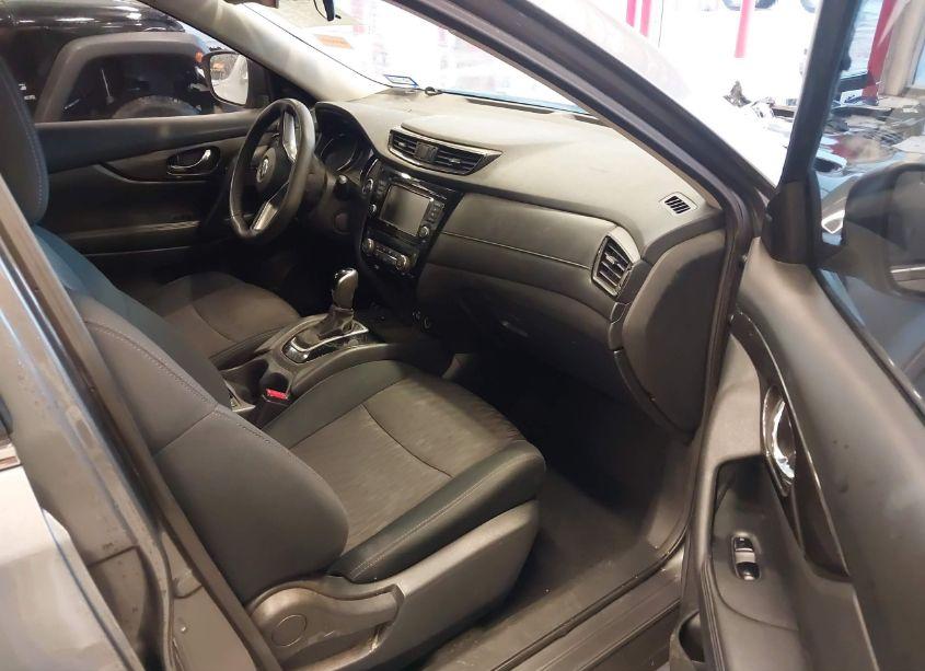 Photo 5 of 2019 Nissan Rogue SV (VIN 5N1AT2MT6KC788632)