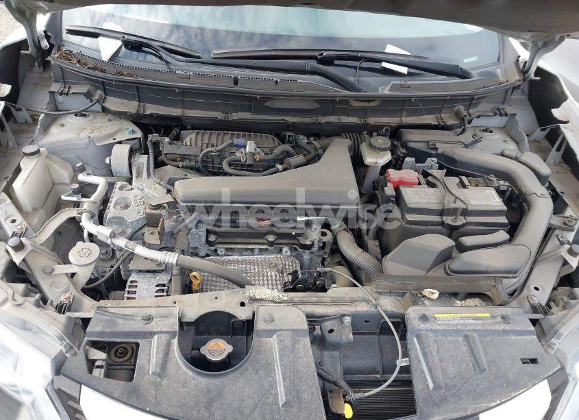 Photo 10 of 2019 Nissan Rogue S (VIN 5N1AT2MT6KC808720)