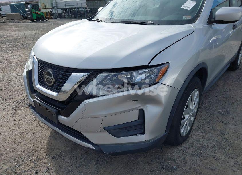 Photo 6 of 2019 Nissan Rogue S (VIN 5N1AT2MT6KC808720)