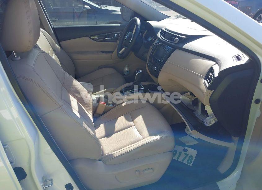 Photo 5 of 2019 Nissan Rogue SL (VIN 5N1AT2MT6KC814694)