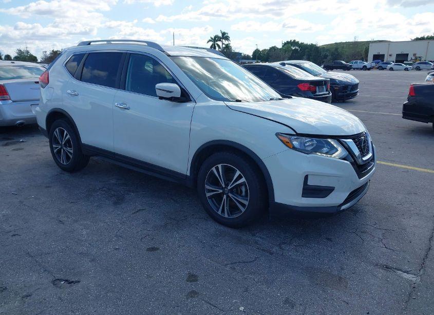 Photo 3 of 2020 Nissan Rogue SV FWD (VIN 5N1AT2MT6LC782945)