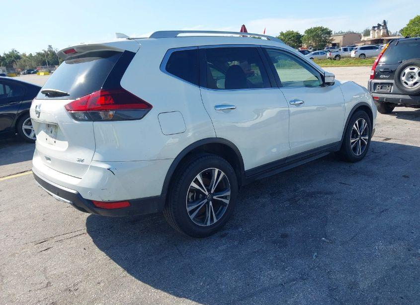 Photo 4 of 2020 Nissan Rogue SV FWD (VIN 5N1AT2MT6LC782945)