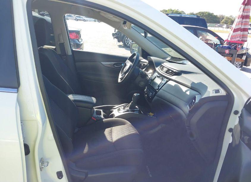 Photo 5 of 2020 Nissan Rogue SV FWD (VIN 5N1AT2MT6LC782945)