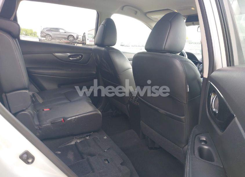 Photo 8 of 2015 Nissan Rogue SL (VIN 5N1AT2MT7FC821918)