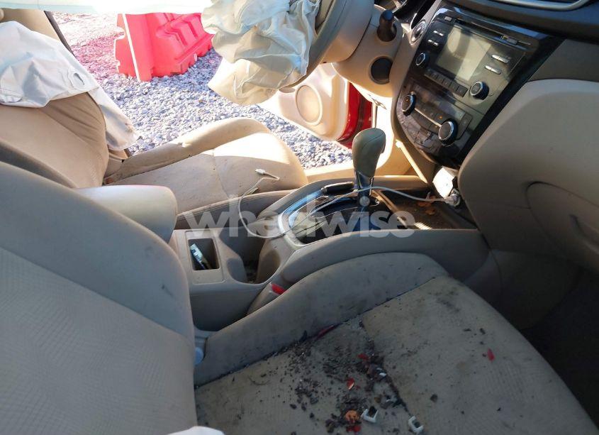 Photo 5 of 2015 Nissan Rogue SV (VIN 5N1AT2MT7FC840100)