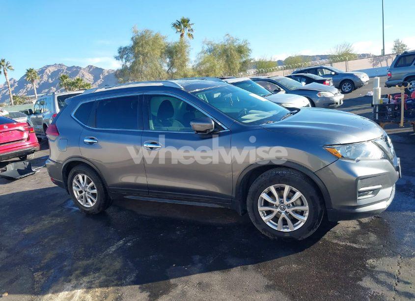 Photo 14 of 2017 Nissan Rogue SV (VIN 5N1AT2MT7HC767765)
