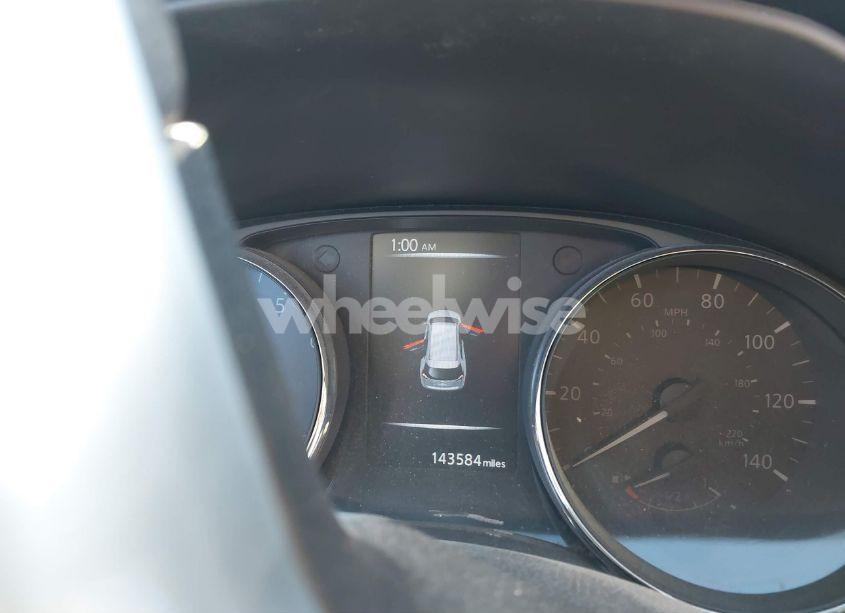 Photo 7 of 2017 Nissan Rogue SV (VIN 5N1AT2MT7HC767765)