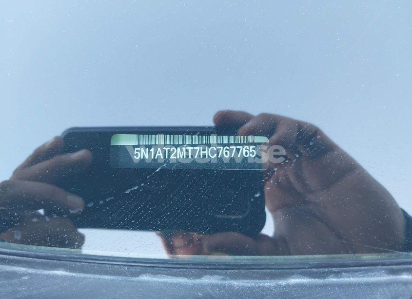 Photo 9 of 2017 Nissan Rogue SV (VIN 5N1AT2MT7HC767765)